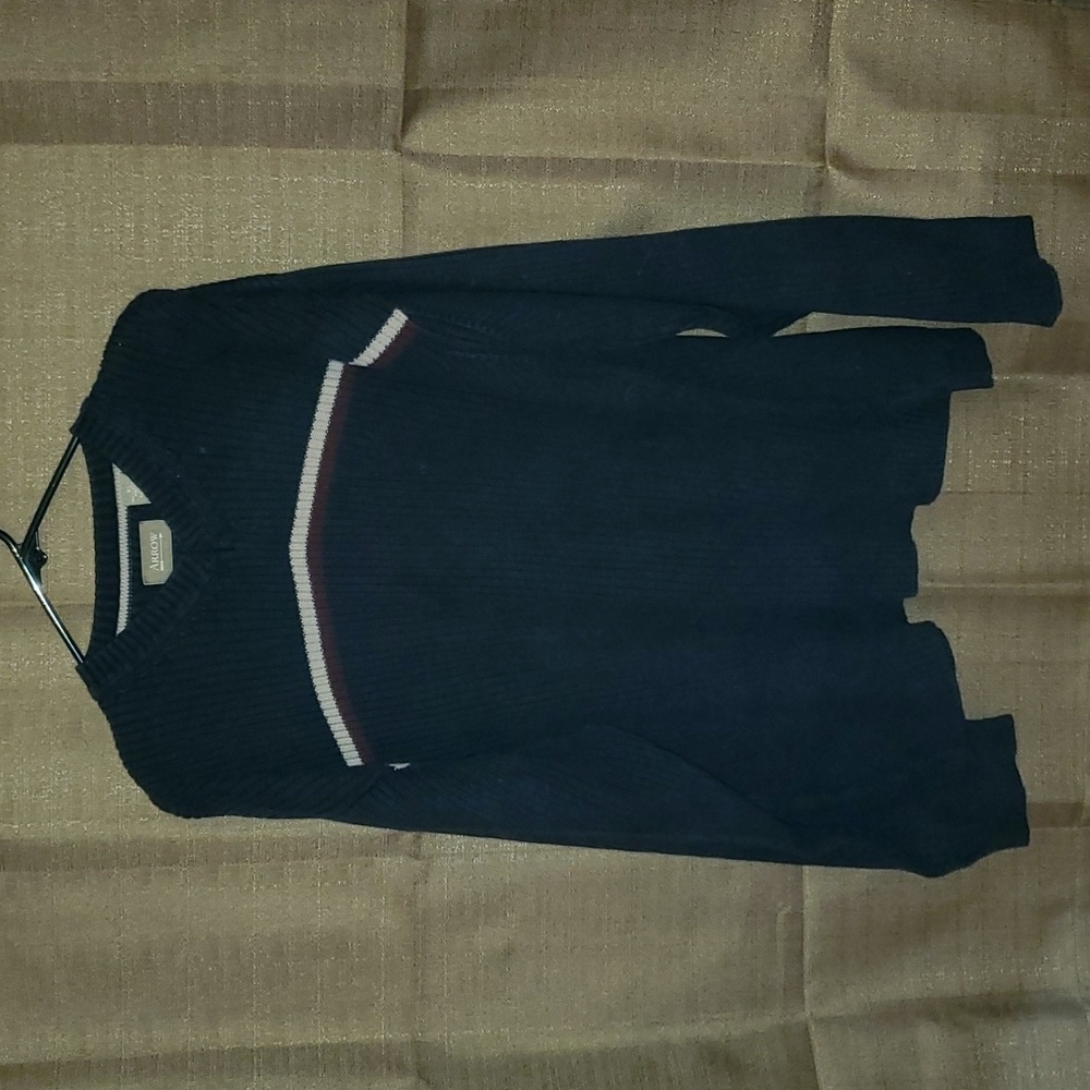 Arrow Sweater - Size XL